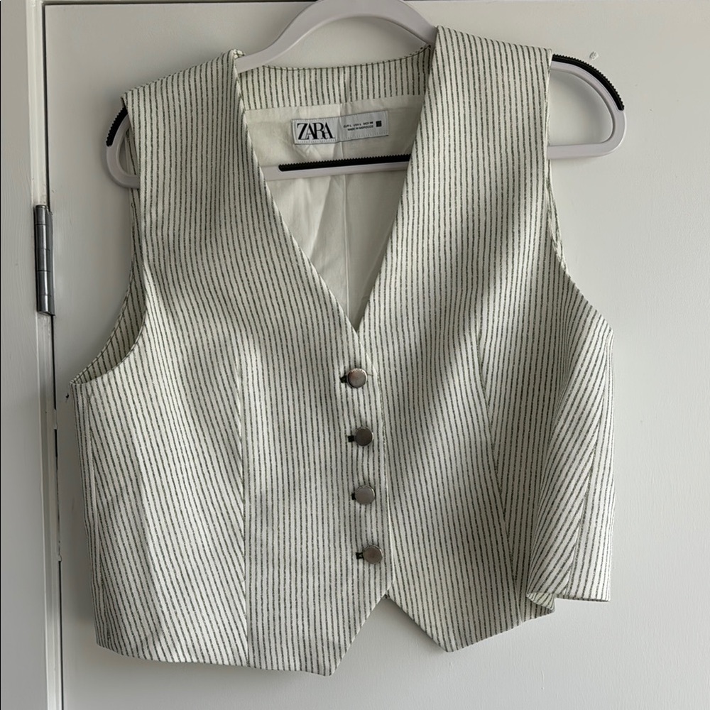 Zara Green and White Sleeveless Top